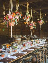 Une passionnée de décoration vous montre en vidéo comment créer une magnifique table de fête avec un tout. 10 Idees De Decoration De Mariage A Faire Soi Meme