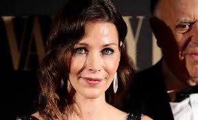 Descubrimos la edad real de Esther Doña, la mujer de Carlos Falcó