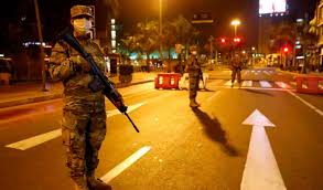 El ejército de chile confirmó que este sábado 26 de octubre no habrá toque de queda en santiago. Toque De Queda Hoy Nuevo Horario De Inmovilizacion En Lima Y Otras Provincias Del Peru Horario De Toque De Queda En Lima La Republica