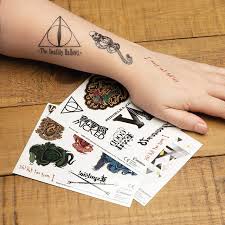 Attack on titan, eren, destiny, mikasa, attack, titan, aot, anime, manga, miche, zacharius, rifle, riffle, levi, helicopter, mikasa, yeager, aot, ackerman,historia, reiss, hanje. Destiny 2 Titan Symbol Tattoo Bewby On Twitter Handicaphobo Edemonster I Really Preferred The Triforce Mockup You Did Before More Than The Destiny Logo And The Asymmetry Bugs Me Paste