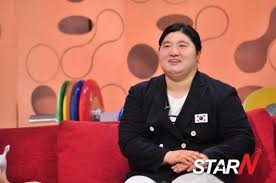 실적 발표 이전엔 기대감이 주가가 상승했지만, 발표가 임박하거나 당일 이후엔 하락하는 경우가 많았다. ìž¥ë¯¸ëž€ ì–´ë¦°ì‹œì ˆ ë˜˜ë§ë˜˜ë§ ì•¼ë¬´ì§„ ëª¨ìŠµ ì—°ì˜ˆì´ìŠˆ í¬í†  í† í¬ ë„¤ëª¨íŒ