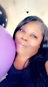 Introduction and photo sharing in dating group