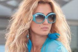 1995 miss model of the world dünya güzellik yarışmasında ikinci seçilmiştir. Tugba Ozay Kimdir Tugba Ozay Biyografisi Hayati