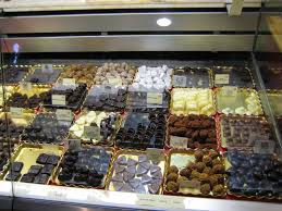 Planete Chocolat If Ever In Bruxelles Area One Of The Many Must Try Yum Chocolat Cake Chocolate Yum