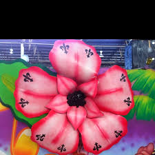 Discover tasty and easy recipes for breakfast, lunch, dinner, desserts, snacks, appetizers, healthy alternatives and more. Flower From A Mardi Gras Float Fills In A Lot Of Space But Doesn T Look Expensive To Make Mardi Gras Float Mardi Gras Mardi