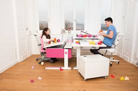 أفكار لمكتب كتابة في غرفة الأطفال مكتب الكتابة للطالب داخل الحضانة النماذج والأشكال والتصميم