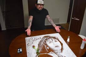 Find the perfect selena quintanilla stock photos and editorial news pictures from getty images. 250 000 People Watched San Antonio S Rob The Original Create Selena Inspired Art Out Of Salt