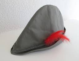 J'ai acheté un jour un doudou singe et il utilisait. Diy Le Chapeau De Robin Des Bois Robin Des Bois Chapeau Deguisement Robin Des Bois