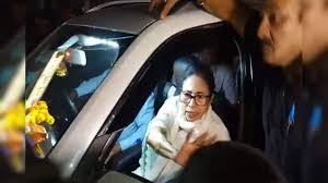 Barasat Hospital News: মর্গে মৃতের চোখ চুরির অভিযোগে বিক্ষোভ, মমতার  নির্দেশে তদন্ত কমিটি গঠন Health Department takes strong Step forming  Investigation Committee on Barasat Morgue case know ...