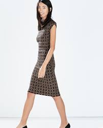 Aunque es un dato que no tenemos claro todavía, si nos guiamos por el 2019, zara y el mientras llega la semana anterior al 'black friday', puedes quemar tus ganas de compras con rebajas en los 'special price' de zara donde hay cosas. Zara Se Estrena En El Black Friday Con Un 20 De Descuento Caeras En La Tentacion Con Estas 37 Ideas