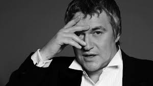 font size="4">Дмитрий Дибров</font> <br /> <font size="2"><br /> Самый  интеллектуальный журналист российского медиа-пространства,<br />  </font><font size="2">телеведущий и музыкант. Лауреат кино- и  телефестивалей.</font>