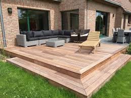 Terrasse En Bois Et Ardoise Aux Couleurs Tendance Mariage Du Bois Et De La Pier Terrasse En Bois Et Ardoise Aux Co Holzterrasse Hintergarten Gartenmobel Sets