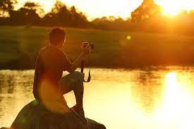 Mar 14, 2019 · contrary to daylight coming from everywhere when diffused by the clouds, the light during golden hour still has direction as it's only coming from one side. What Is Golden Hour And How To Photograph It Borrowlenses Blog