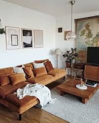 Andere stücke können mit den trendfarben ihrer zeit kombiniert werden, zum beispiel das elegante braun der 50er oder fröhliche orange der 70er. 92 Braunes Sofa Ideen Braunes Sofa Wohnzimmer Design Sofa