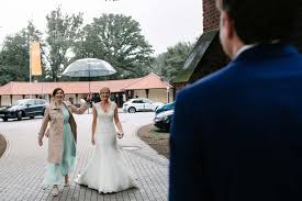 Heiraten in schlössern und burgen ist sehr beliebt. Schloss Herten Hochzeit Hochzeitsfotograf Osnabruck Liebesmoment