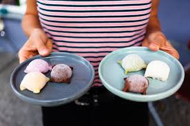 Mochi Eis Ist Der Perfekte Sommer Snack Fur Zwischendurch Oak Ice Schonhauser Allee 52 10437 Berlin Mochi Eis Snack Mochi