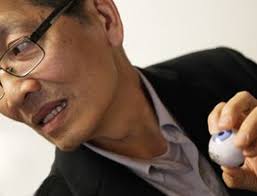 Farsighted engineer invents bionic eye to help the blind