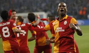 Felipe melo believes the signings of didier drogba and wesley sneijder will greatly help the club in their quest for trophies. Schalke 2 Galatasaray 3 Agg 3 4 Match Report Didier Drogba S Champions League Dream Still On Daily Mail Online