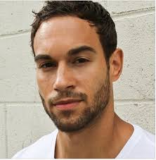 Black And Native American Mixed People Mixed Chicks Model Nick Denbeigh He S African American German Norwegian And Native American Mixed Race Models Light Skin Men American Hairstyles