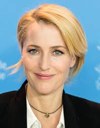 Character of Dana Scully played by Gilllian Anderson