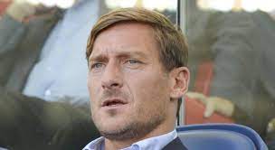 He won the european golden shoe in 2007 and was a world cup winner with italy in 2006. Roma Totti Romolo E Remo E Le Fakenews Il Mattino It