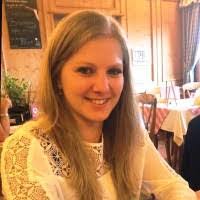 Laura Erhardt's Instagram, Twitter & Facebook