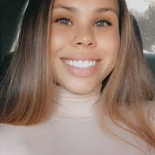 Lea Ingram's Instagram, Twitter & Facebook