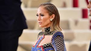 Don't be fooled by the rocks that she got. Jennifer Lopez Mit Dieser Ernahrung Halt Die 50 Jahrige Ihren Korper In Bestform Vogue Germany