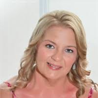 Amanda Lowry's Instagram, Twitter & Facebook