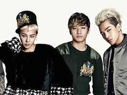 Big bang (빅뱅) currently contains of 4 members: Vl0nv6pauiaidm