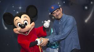 Ty Burrell Meets Mickey Mouse At Disneyland Park Mike Jackson Michael Jackson 1988 Michael Jackson