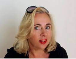 Neben dem pilotfilm die goldene kette von 90 minuten gesamtspieldauer wurden 38 weitere folgen von je 45 minuten ausgestrahlt. Axel Ruth Beauty Experte Markengrunder Visagist Autor Pretty Living