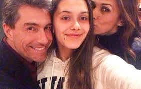 From wikimedia commons, the free media repository. Las Ultimas Noticias On Twitter Maite La Hija De Ivette Vergara Y Fernando Solabarrieta Que Es Capitana En El Voleibol De Colo Colo Https T Co Xgg92vrtja Https T Co Aohgoqqsmb