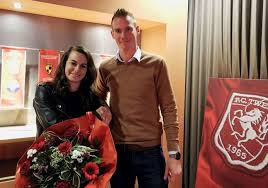 De middenvelder speelde voorheen voor diverse noorse clubs, fc twente en sc heerenveen. Renate Jansen Jaar Na Ek Winst Bewust Bij Fc Twente Gebleven Fc Twente Tubantia Nl