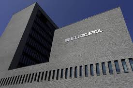 Ein internationales ermittlerteam hat die kriminelle software emotet unschädlich gemacht. Europol Organisiertes Verbrechen Breitet Sich In Eu Weiter Aus