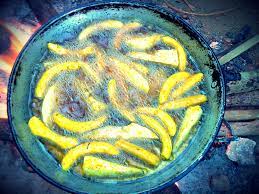 Find & book the best mayotte food & drink tours, tastings, classes and more on tripadvisor. Mayotte Banane Et Songe Cuit Au Feu De Bois A L Ancienne Food Vegetables Meat