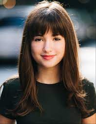  Evie Dolanbio Evie Dolan