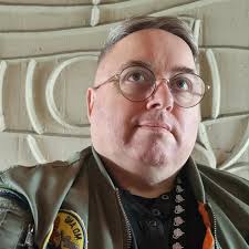 Why is no one following me because I'm a goth girl? I'm sweet and nice and  hardworking 😉🤭