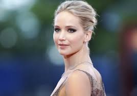 Elítélték a komikust, aki publikálta Jennifer Lawrence meztelen képeit