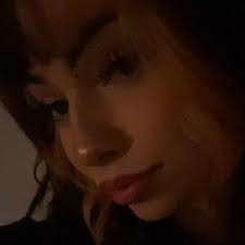 Lola Hoyt's Instagram, Twitter & Facebook