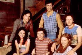 Es oficial: Ashton Kutcher, Mila Kunis y Topher Grace serán parte de That  '90s Show, la serie secuela de That '70s Show - La Tercera