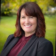 Shari Barr's Instagram, Twitter & Facebook