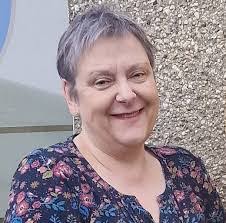 Wendy Hand's Instagram, Twitter & Facebook