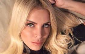 Η κυρία της μυκόνου που τόλμησε να τα βάλει με τον αλέξη κούγια. H Katerina Kainoyrgioy Apokalypse Ton Paidiko Ths Erwta News Gr