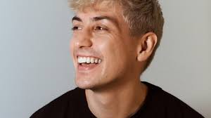 Codeko Blends UKG And Trance Influences Into Melodic Genre-Melding 5-Track  EP 'Glow'