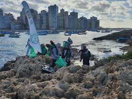 وزارة البيئة تدشن أول حملة للقضاء على المخلفات الصلبة والبلاستيكية  بالإسكندرية.. صور - اليوم السابع