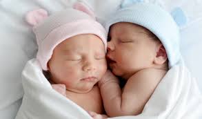 Hari ini terasa sepi, karena satu kawanku tidak hadir, demamnya menahannya di rumah. Forum Nama Untuk Anak Kembar Sepasang Perempuan Dan Laki