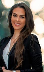 Karla Mott's Instagram, Twitter & Facebook