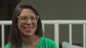 Paula Abreu's Instagram, Twitter & Facebook