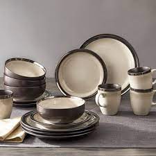 This is a great time to stock up on inexpensive dinnerware including plates, bowls, and tumbler. Better Homes Gardens 16 Piece Sierra Dinnerware Set Walmart Com Walmart Com